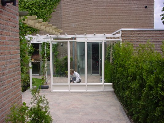 Zwetsloot Kozijnen Fabriek: afscheidings wanden windscherm.